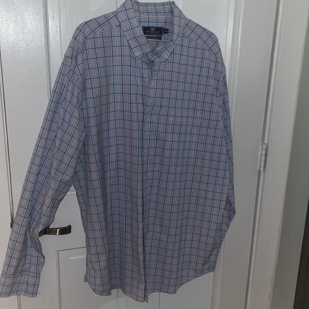 Men’s Vineyard Vines Button Down Shirt